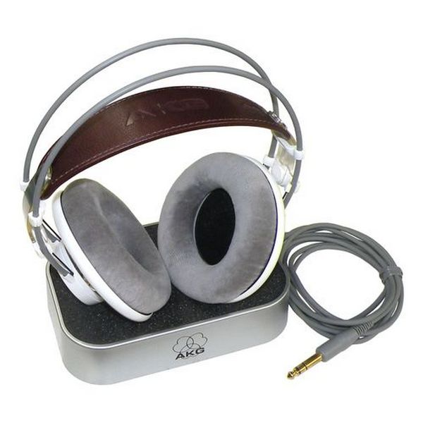Фото AKG K701