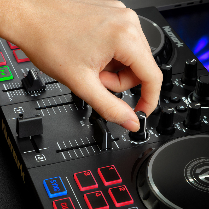 Фото DJ-контроллер NUMARK PARTYMIX II в комплекте ПО Serato
